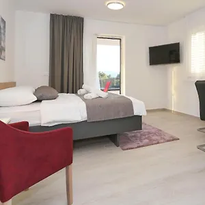 Apartment Ankora 2 With Heated Pool, Weißenburg